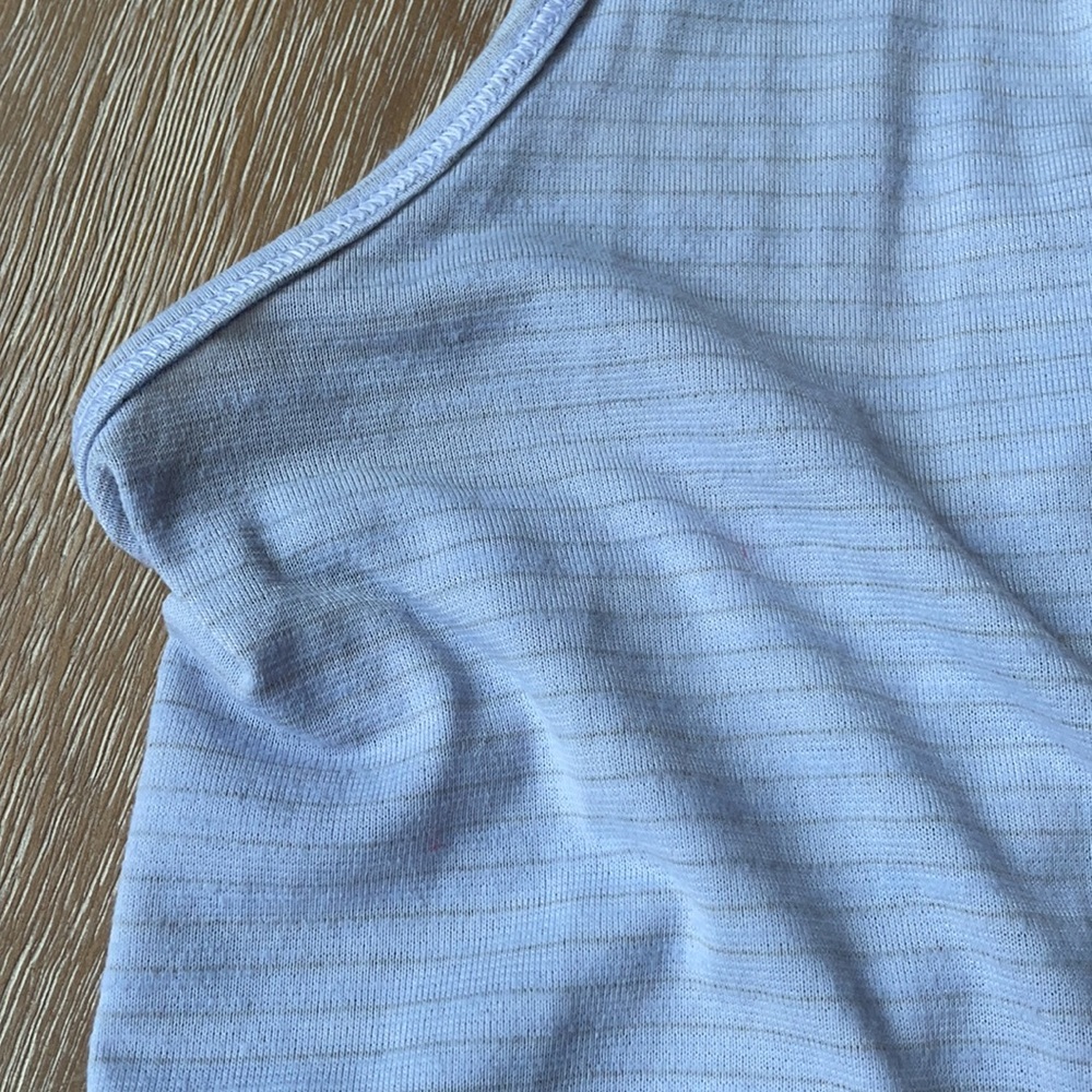 Lululemon Essential Tank Top Size 6 - Picture 4 of 10